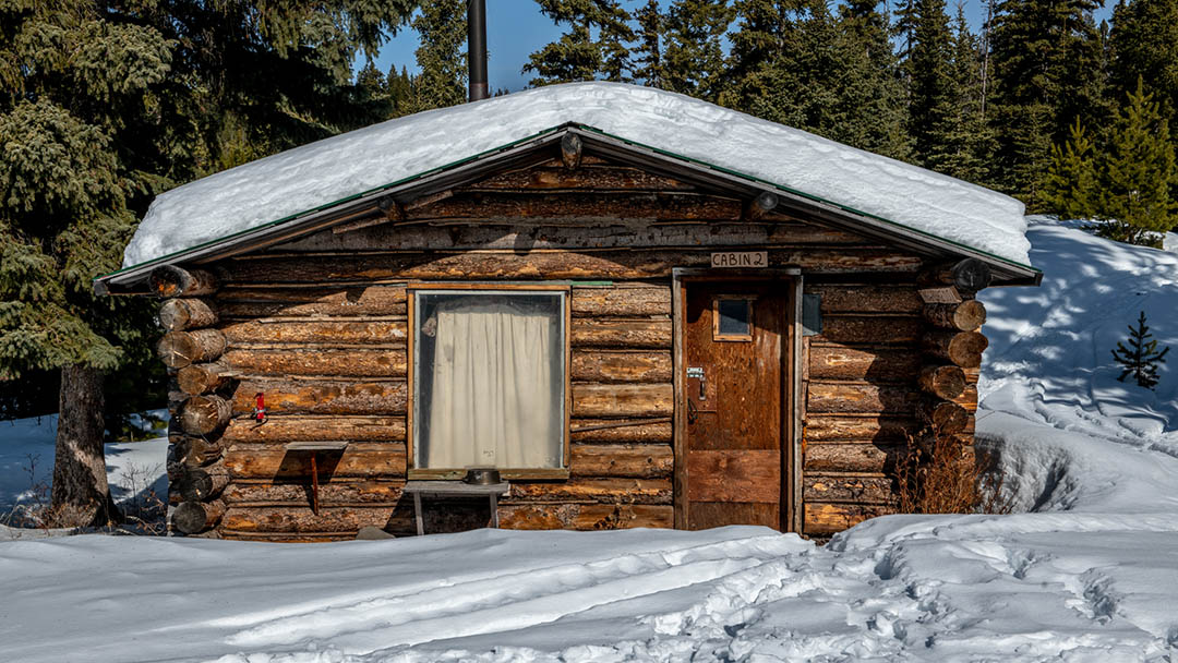 A cabin close in the frame